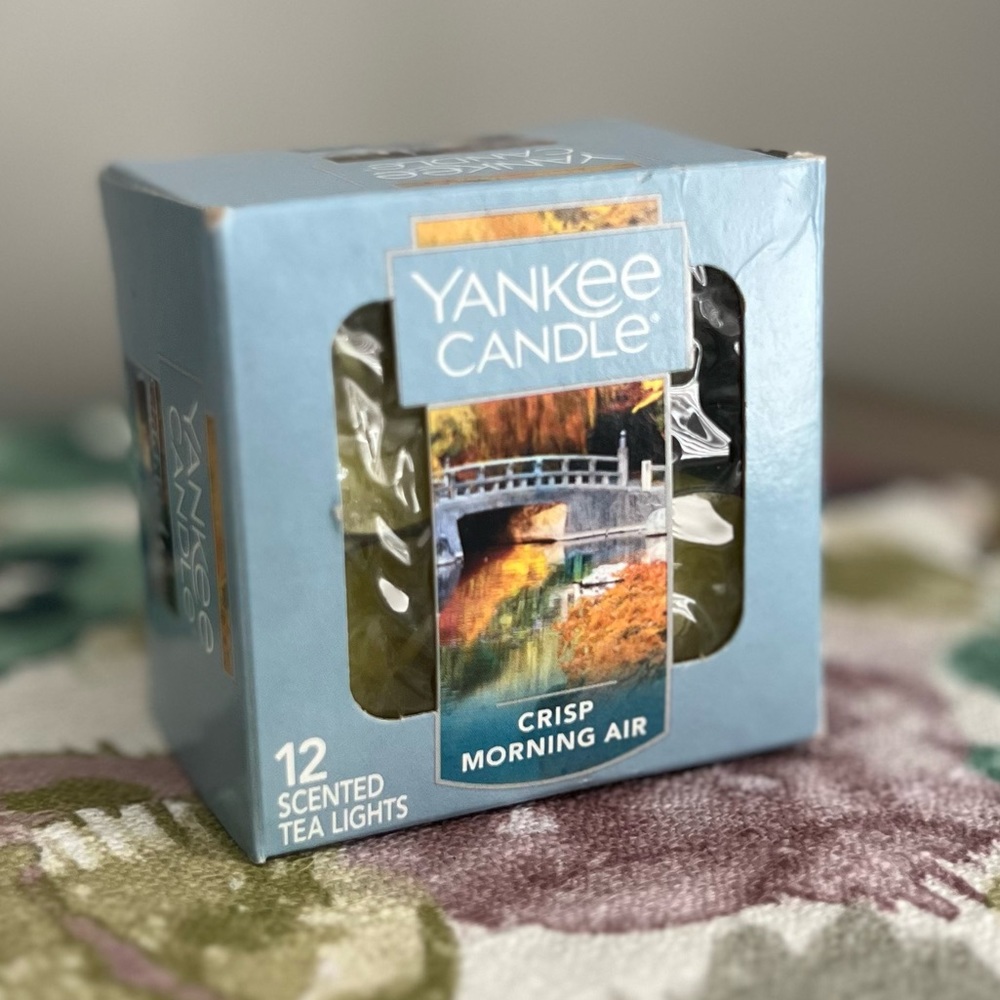 Yankee Candle - Tealights - Crisp Morning Air (11 of 12 in box)